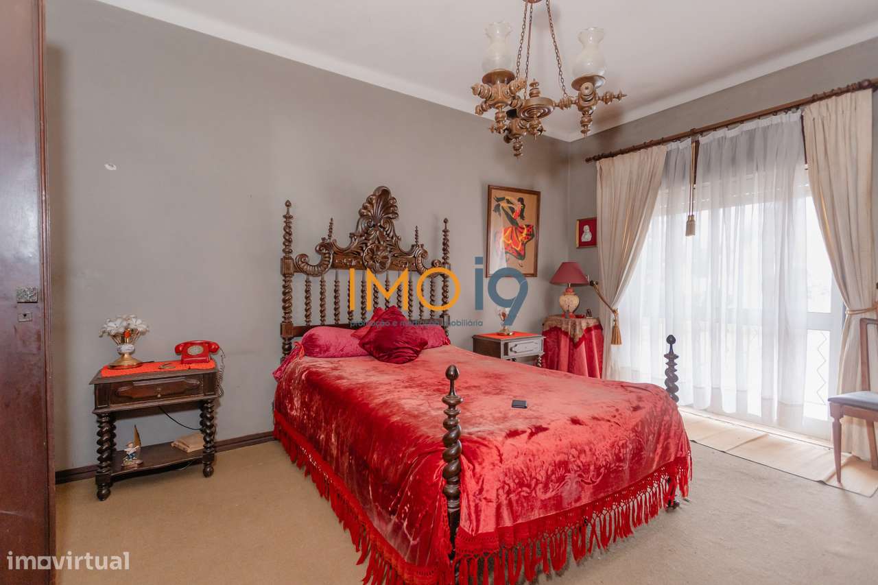 Moradia T4 + arrumos em Boleiros - Fátima-7