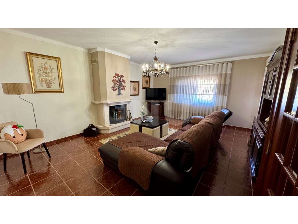 Moradia T5 e Terreno com 5000m2 - Grande imagem: 4/45