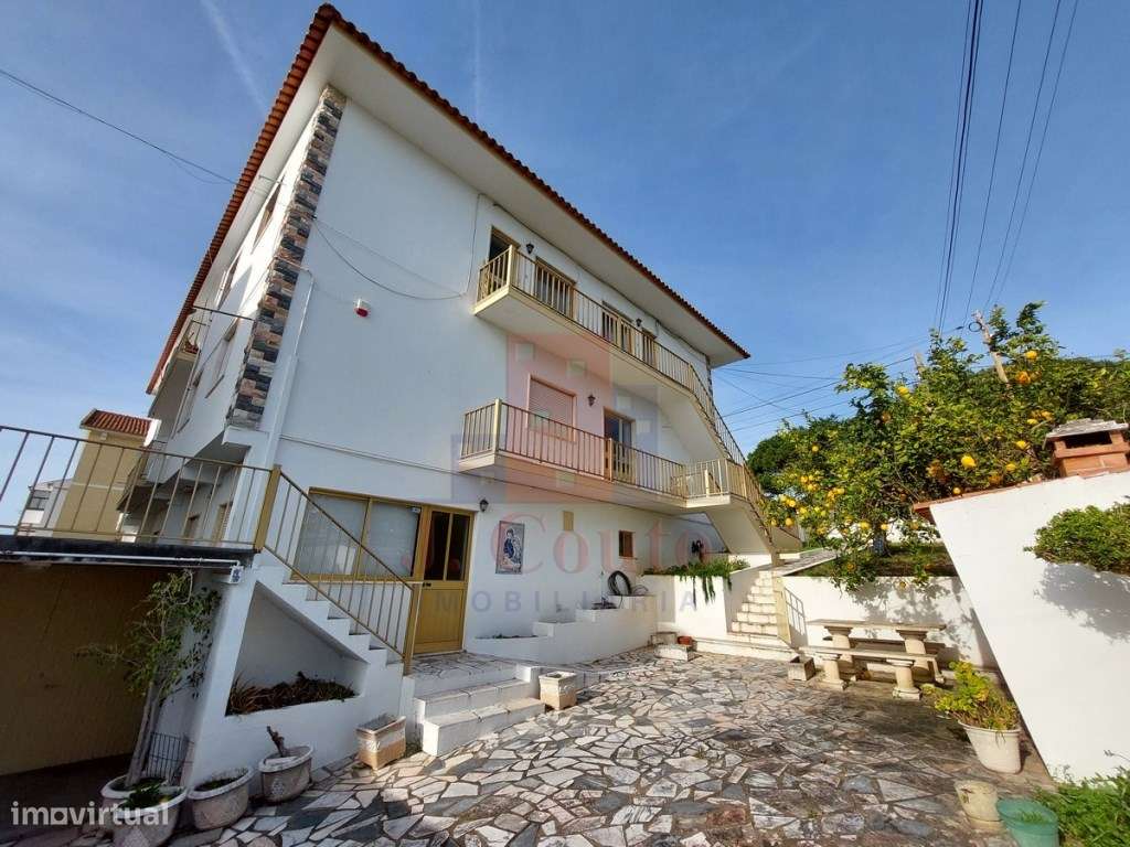 Prédio com 7 apartamentos no centro de Caldas da Rainha-38