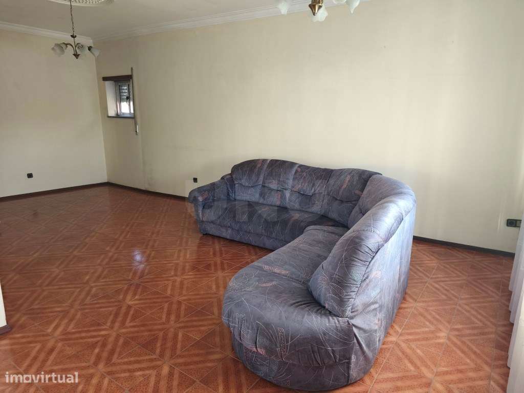 Moradia, em aldeia tranquila, em excelente estado de conservação, p...-12