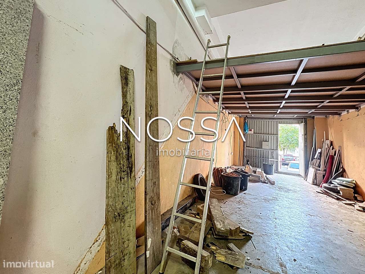 Garagem com 82 m² e  Duas Mezanines | Serra das Minas - Grande imagem: 3/27