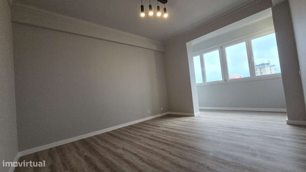 T2 Remodelado no Coração de Setúbal – Onde a Vida Tem Mais Cor-13