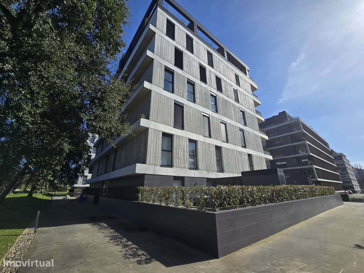 Apartamento T1 com terraço Seminovo.-21