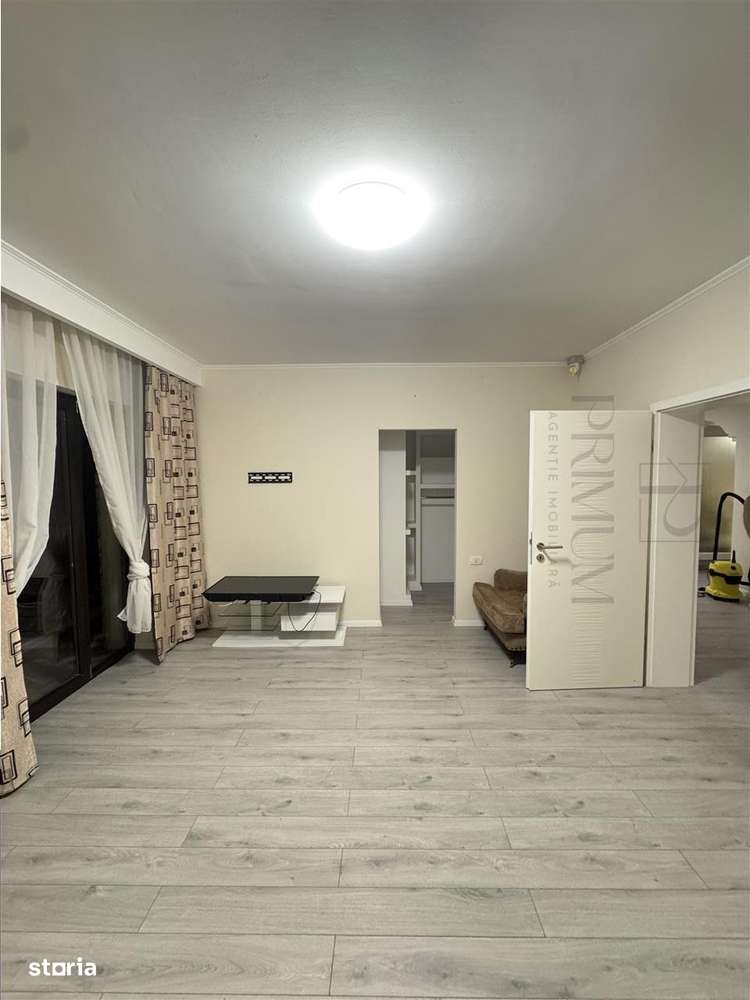 MEHALA - VILA SPATIOASA - 9 CAMERE - GARAJ - TEREN GENEROS - Imagine principală: 4/18