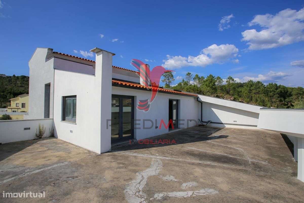 Terreno com moradia T6 no Murtal- Eiras-Coimbra - Grande imagem: 2/25