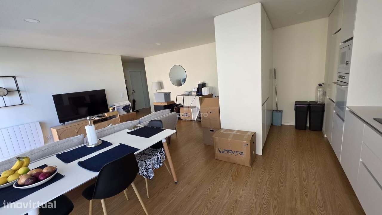 Apartamento T2 mobilado como novo com garagem e varanda – Coimbrões, V - Grande imagem: 3/28