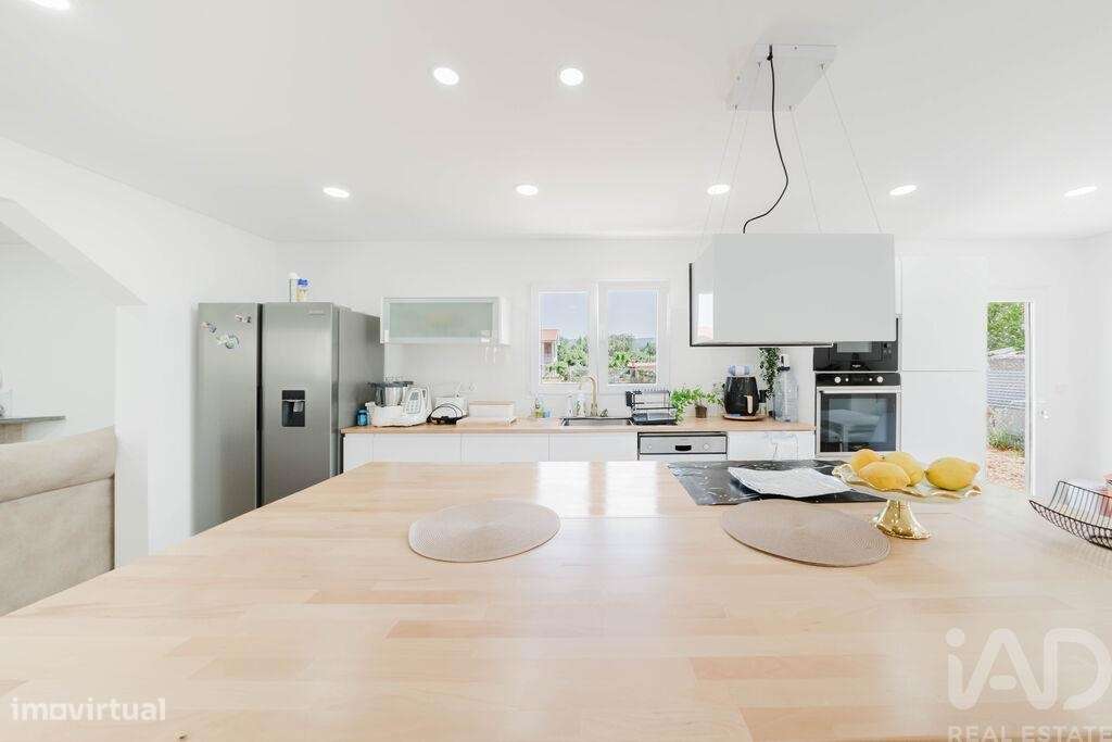 Casa T4 em Aguda de 336,00 m2 - Grande imagem: 3/30