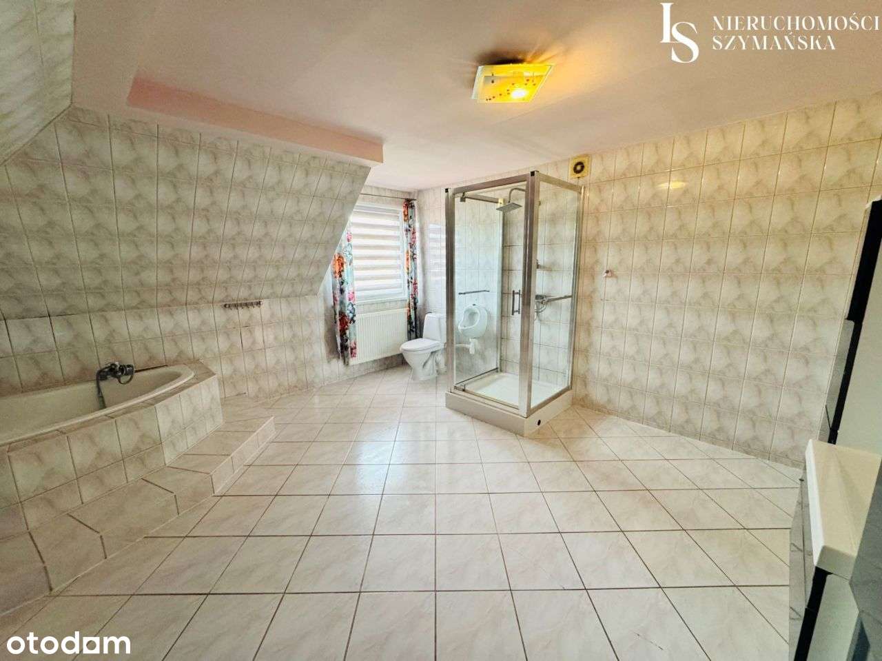 Przestronny dom parterowy z poddaszem użytkowym –-16