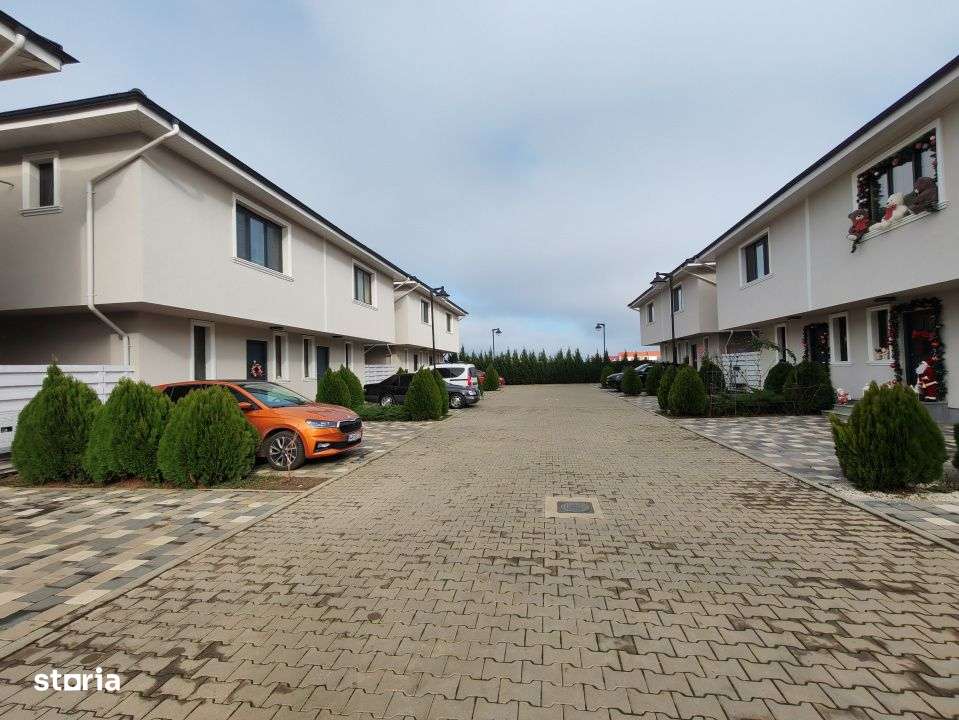 Vila tip Townhouse / 23 august/ Lidl/ aproape de scoli si magazine –-5
