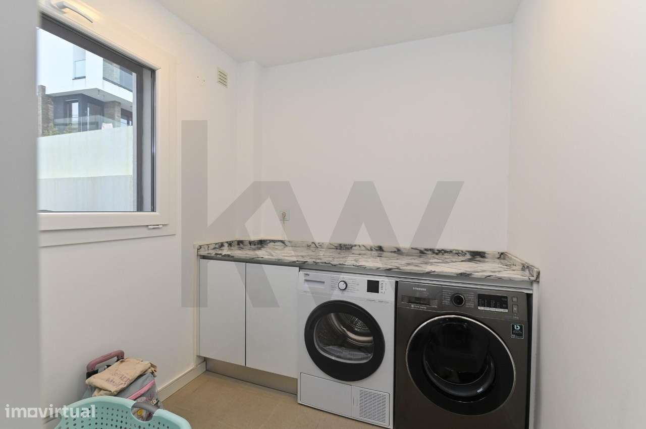 Moradia T3 Moderna com Jardim e Garagem - Porto Salvo - Grande imagem: 4/34