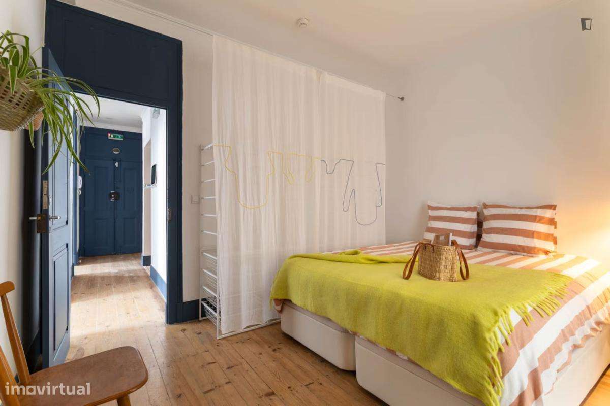 Quarto - localizado em Anjos Lisbon - Grande imagem: 4/7