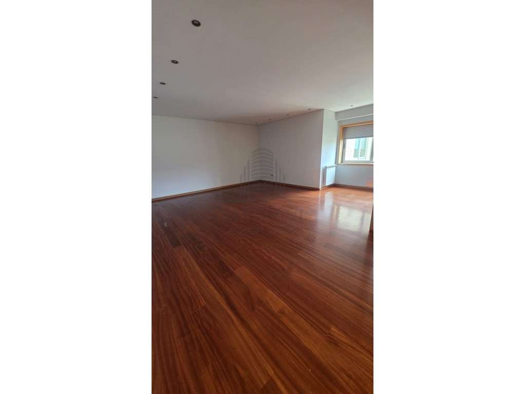 **Apartamento T3 em Valadares em condomínio fechado - Oportunidade ... - Grande imagem: 2/21