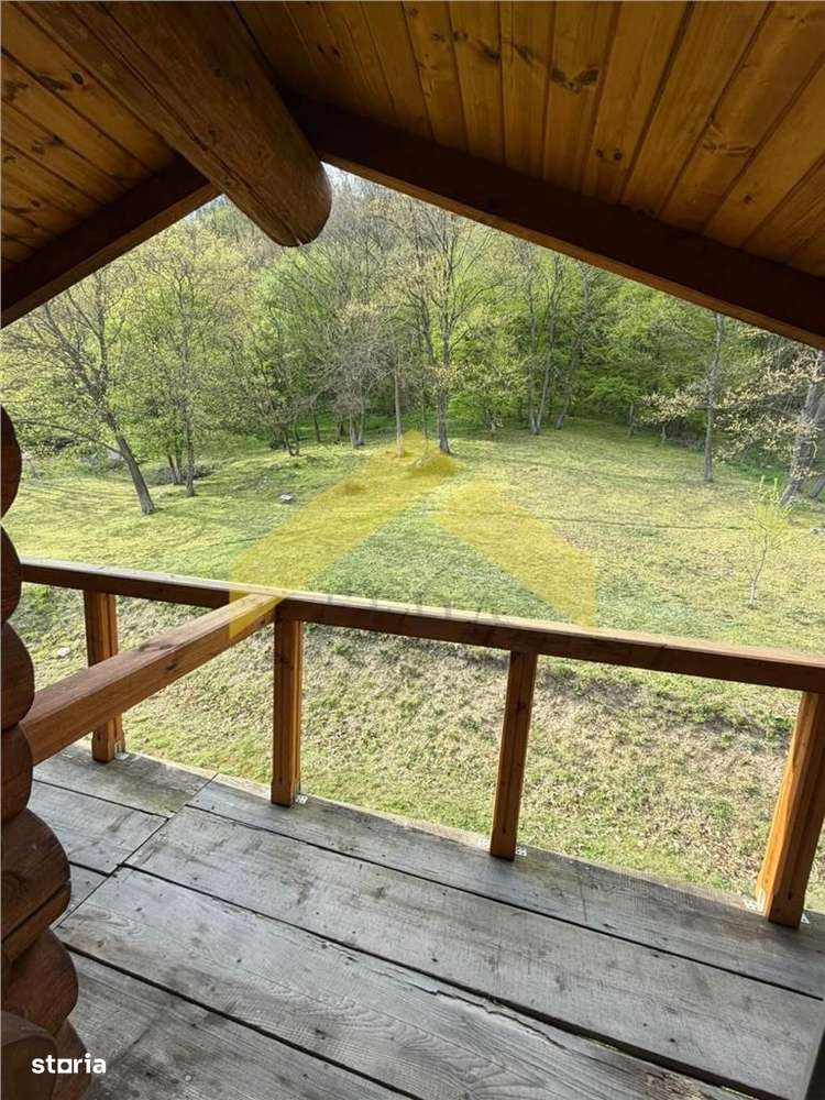 Cabana din piatra de codru si busteni pe Clisura Dunarii, Caraș-S-17
