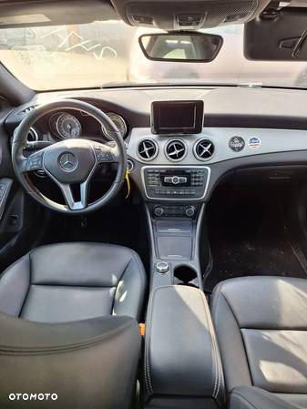 Mercedes-Benz CLA 250 Sport 7G-DCT - 11