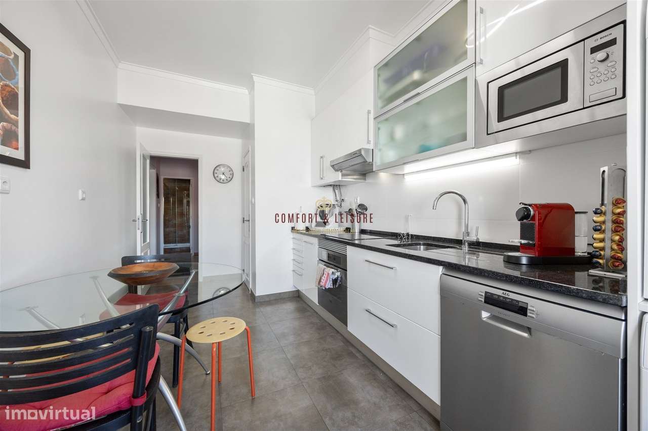 Apartamento com 4 quartos, 2 wc, parqueamento e arrecadação na Ramada,-9