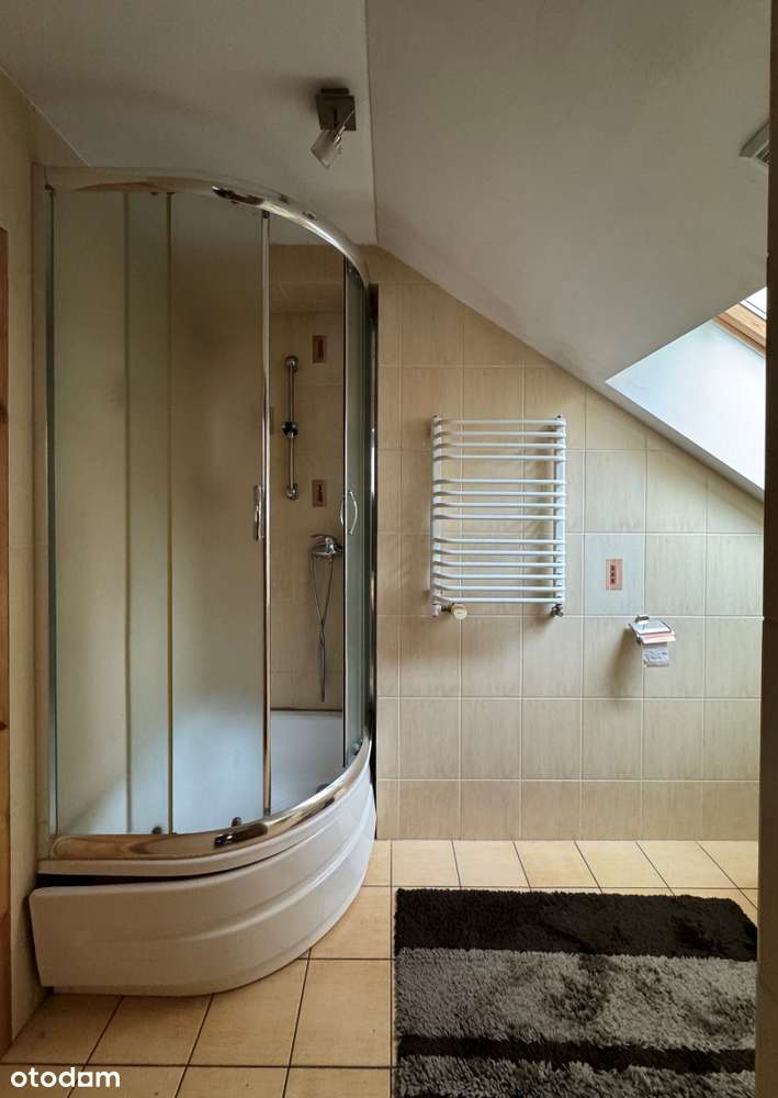 Dom z sześcioma apartamentami-12