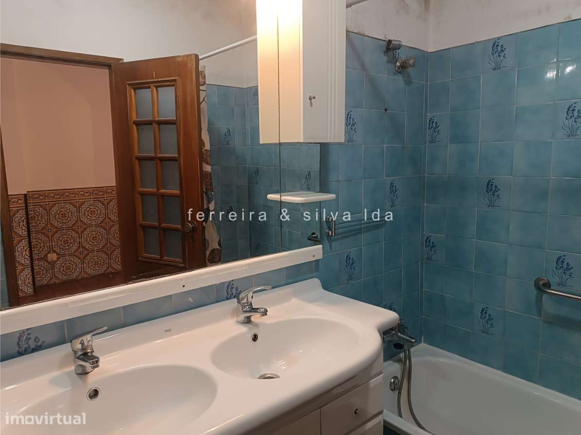 Apartamento T2 em Coimbra (Rua General Humberto Delgado)-9