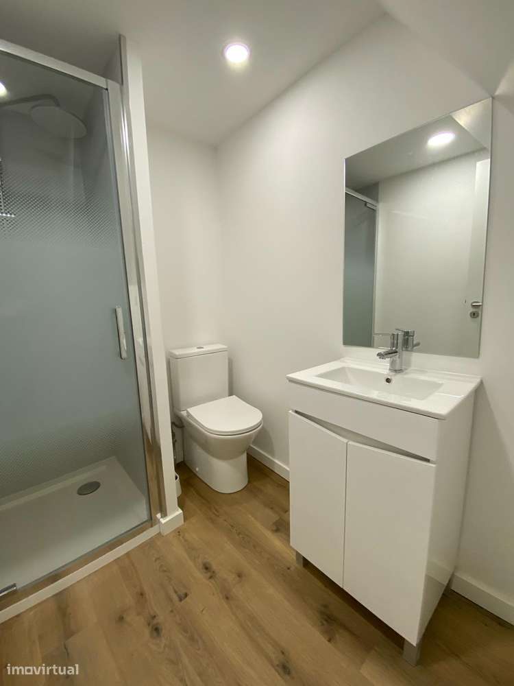 Excelente Prédio remodelado junto à Praça do Comercio-52