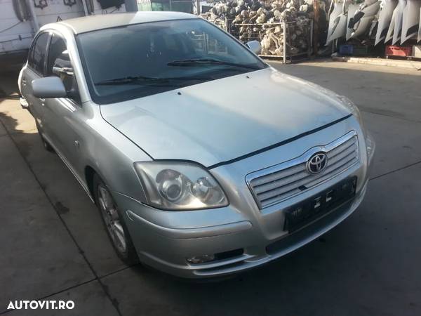 Far dreapta TOYOTA AVENSIS - 1