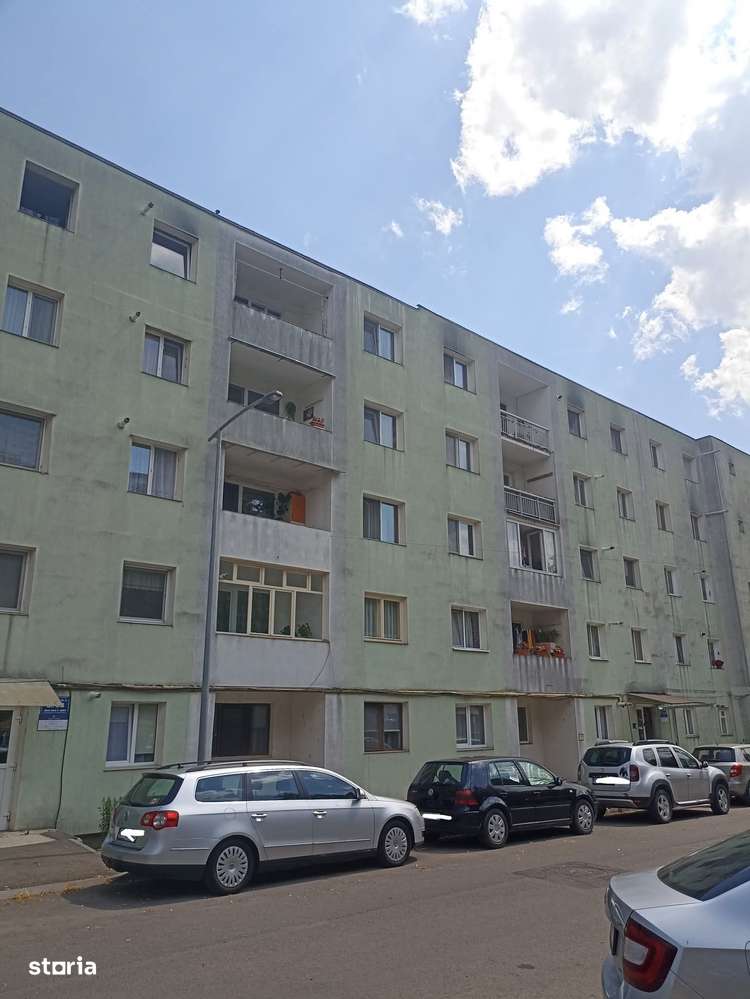 De vânzare apartament cu 3 camere în Sfântu Gheorghe-0
