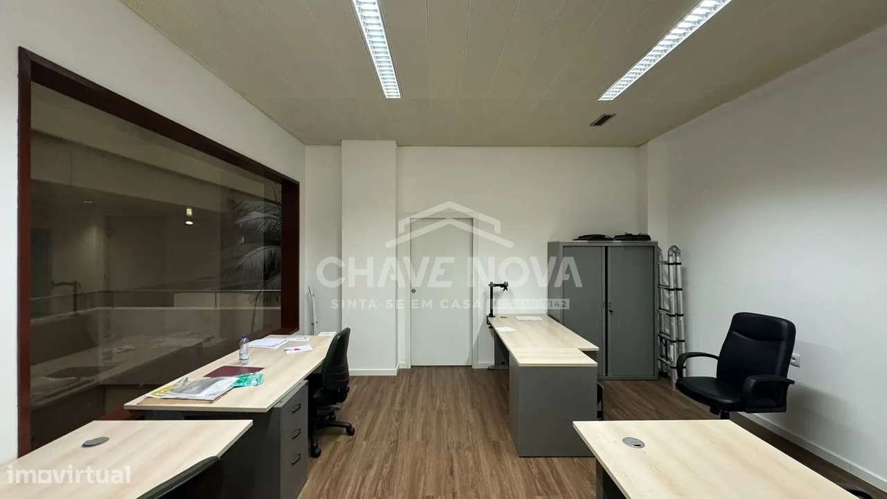 2 Escritórios c/ 74m2 em frente à Estação Metro Galiza (Porto) - Grande imagem: 3/23