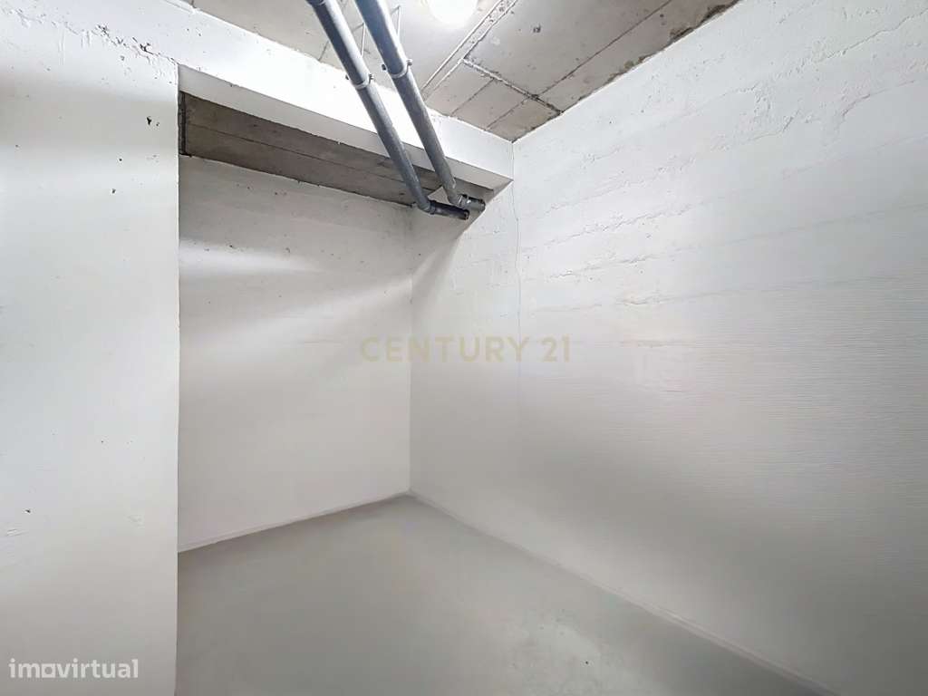 Oportunidade Única: Venda de Clínica em Pleno Funcionamento na Lagoa –-50