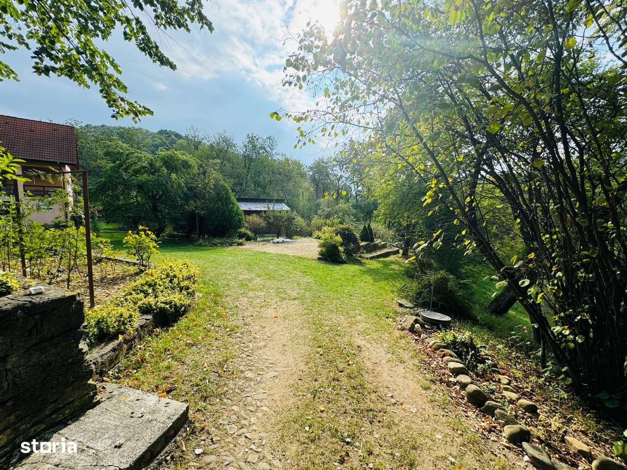 Casa (vila) de vanzare com. Varfuri|Suvita jud Dambovita teren 6000 mp-6