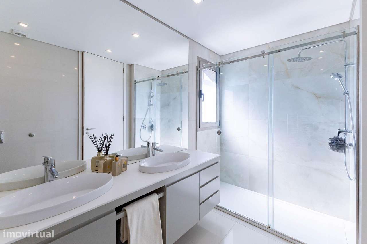 T3 de Luxo na 1.ª Linha de Mar, Madalena ,170m2 Úteis ,Box 69m2...-28