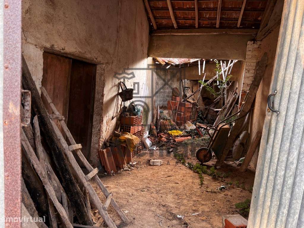 Adega para transformação em moradia-11