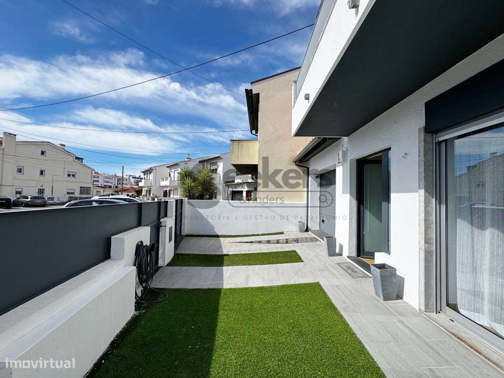 Exclusiva Moradia T3+2 com Jardim, Salão Social e Cozinha de Sonho ...-1