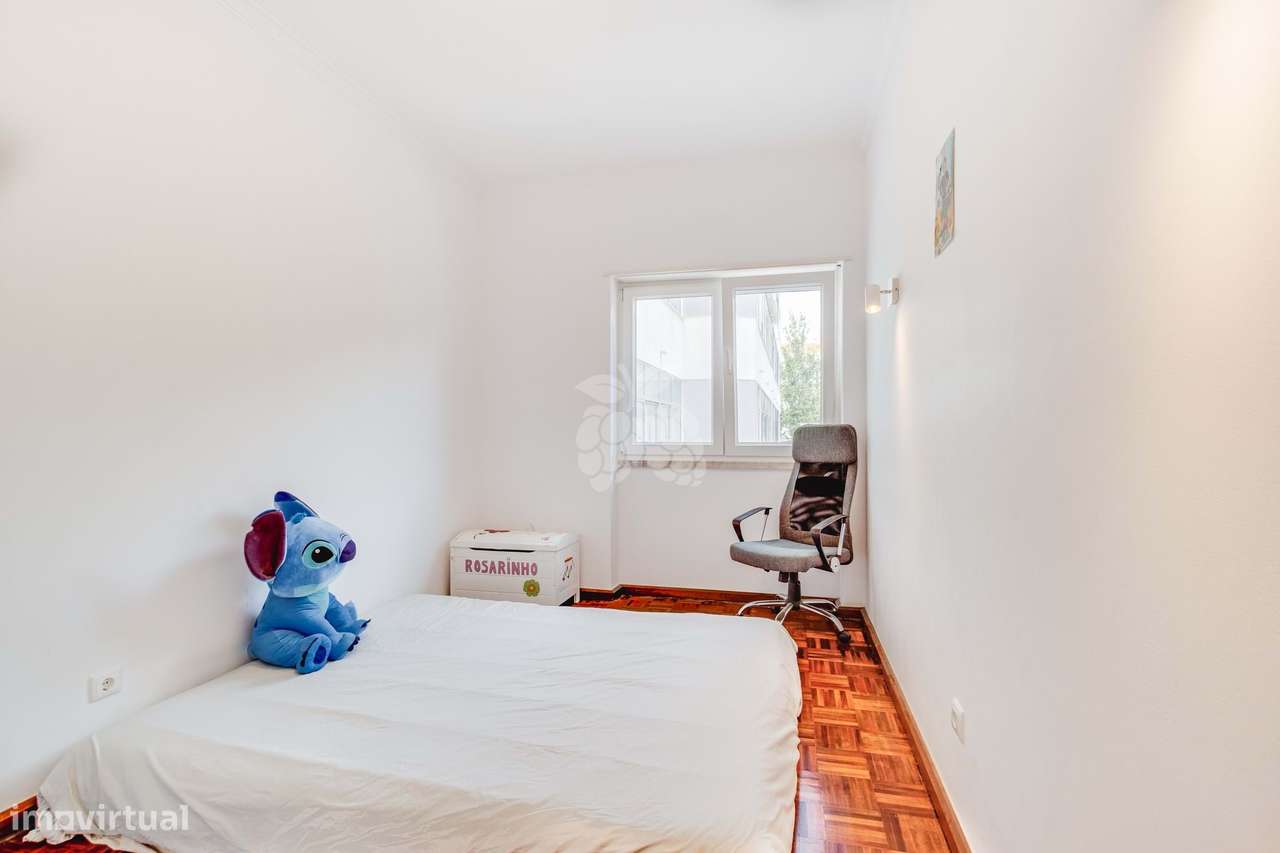 Apartamento T4 Remodelado-19