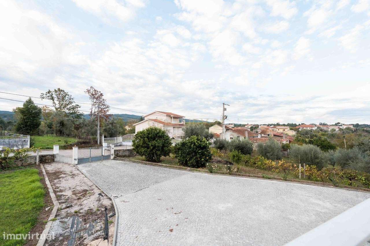 Vende-se Moradia T4 na Póvoa da Abraveia – Vila Nova de Poiares-31