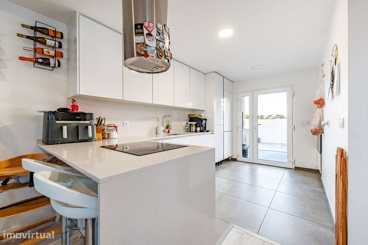 Moradia T3 com Garagem - Fernão Ferro-6