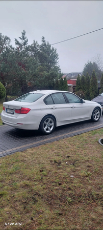 BMW Seria 3 320i xDrive - 13