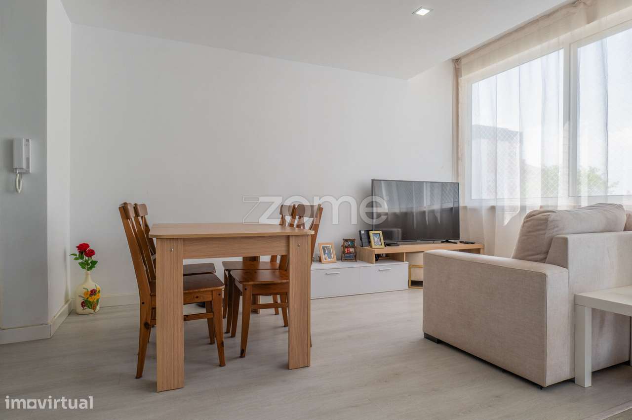 Apartamento T2 à venda em Queluz-16