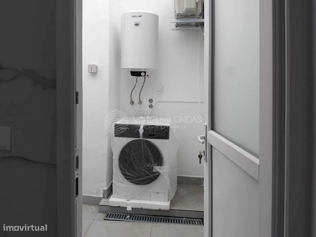 Moradia T1 totalmente renovada, com terraço, no centro do Porto.-11