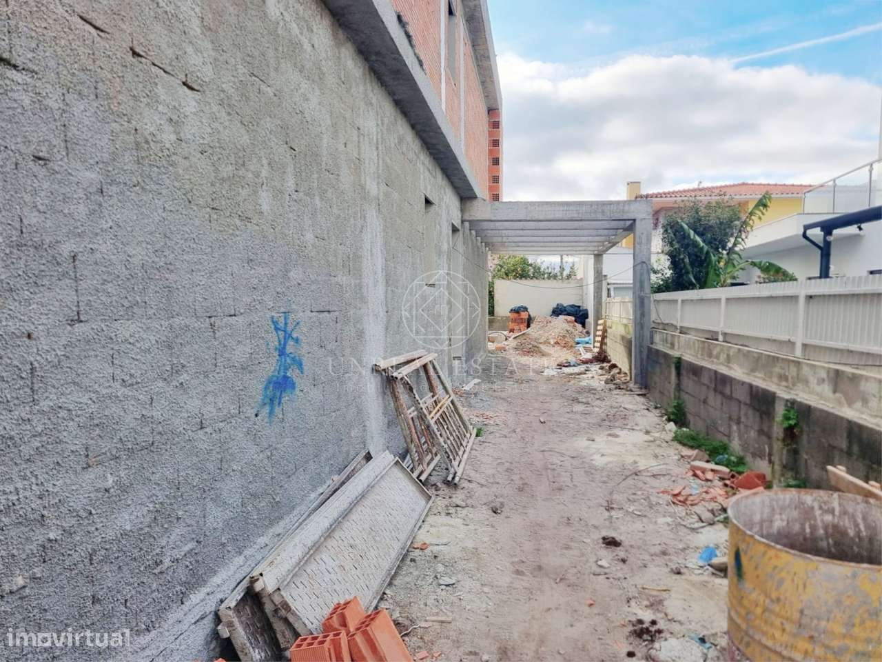 Moradia Geminada T4 Nova com Piscina e 3 Suítes em Redondos | Fernão F - Grande imagem: 5/32