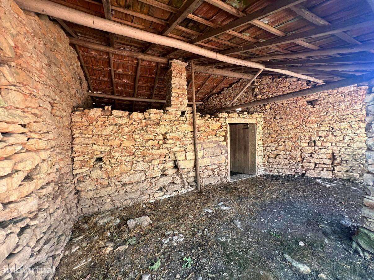 Casa em Pedra - CH3172/26-5