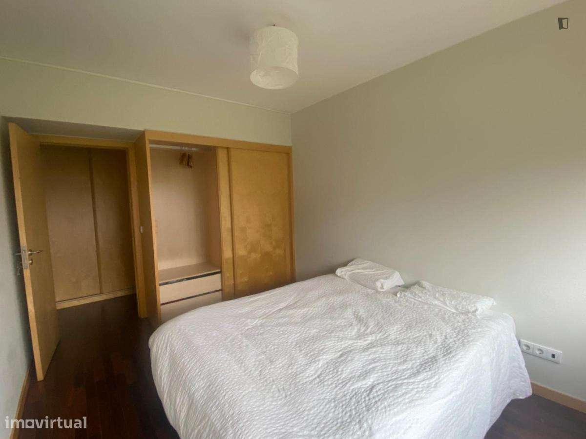 Quarto - localizado em Leça da Palmeira Porto - Grande imagem: 4/7