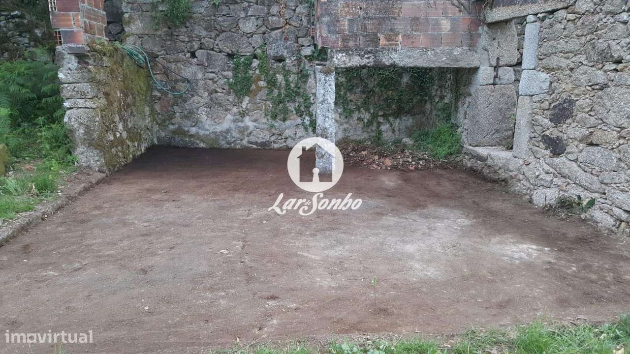 Moradia para restauro em Barcelos - Grande imagem: 4/23