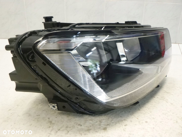 VW TIGUAN LAMPA PRAWY PPRZÓD 8 PIN 4L0971030G - 5