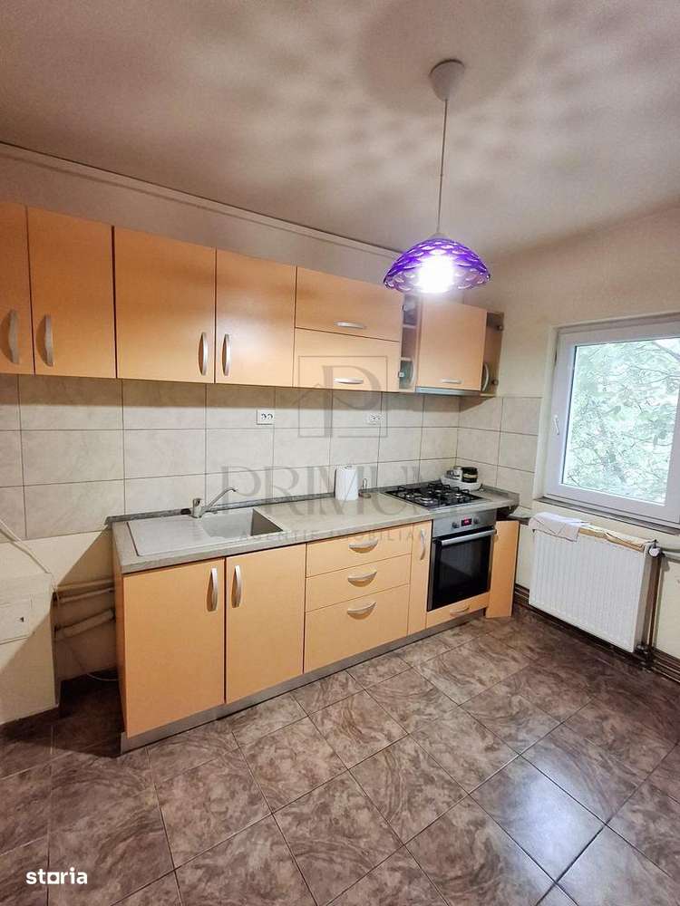 Aradului - 3 camere - decomandat - centrala proprie - ZONA EXCELENTA - Imagine principală: 4/10