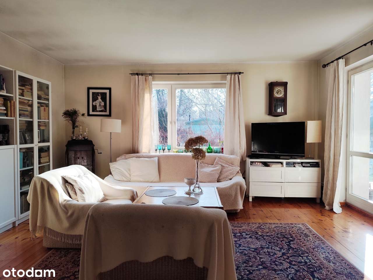 Dom z piękną działką, dojazd - 10 minut pociągiem od Wrocławia-3