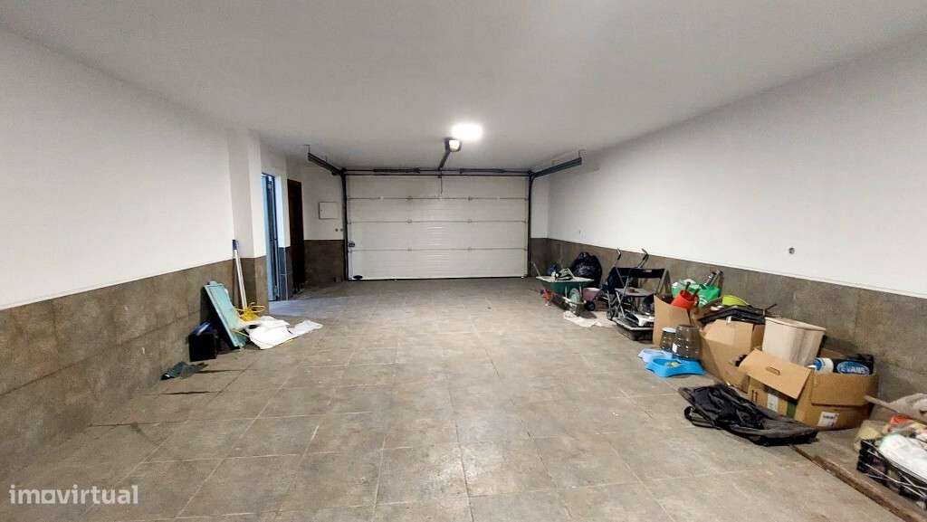 Moradia V4+1 em Banda com Piscina - Dume, Braga-39