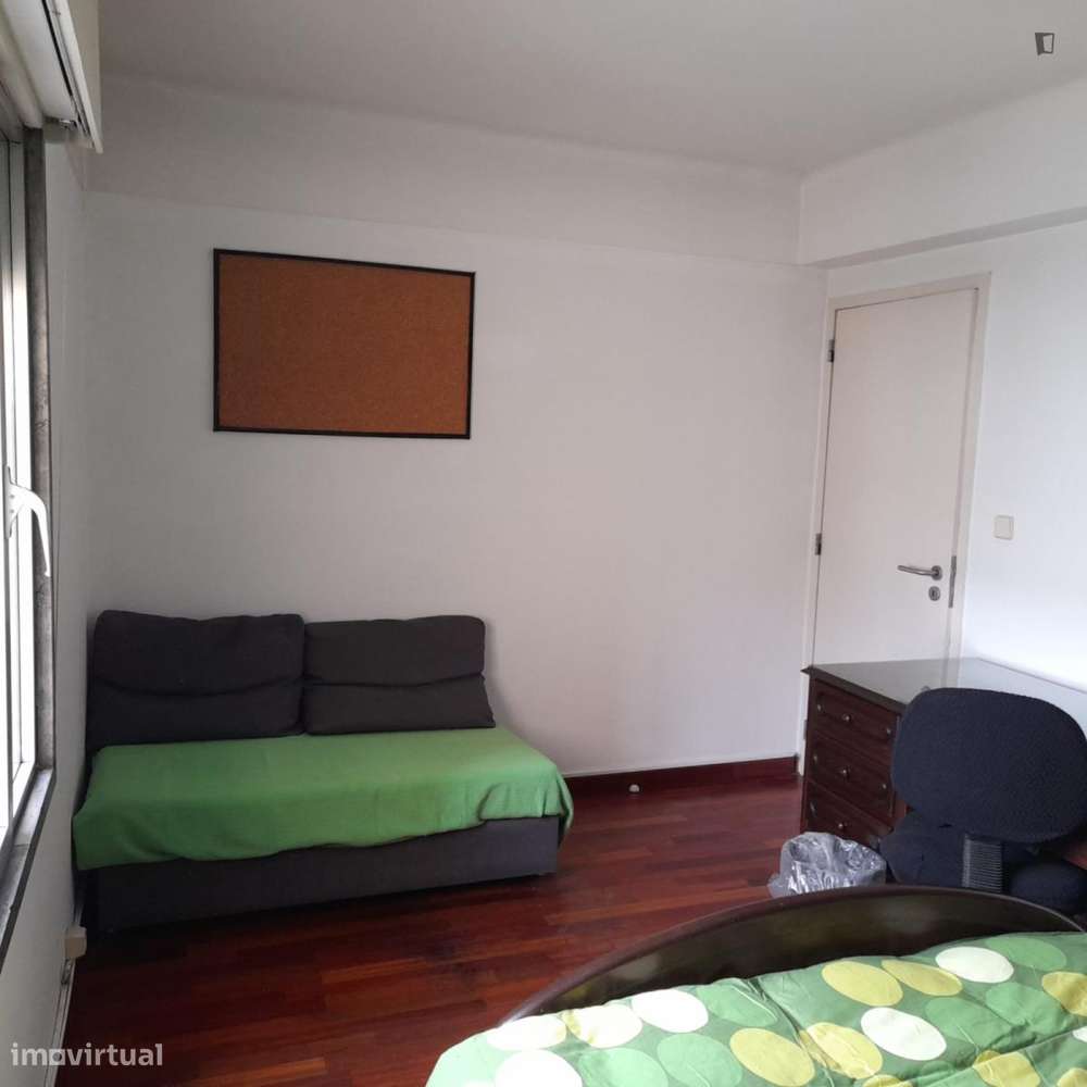 Quarto - localizado em Carnide Lisbon - Grande imagem: 4/9