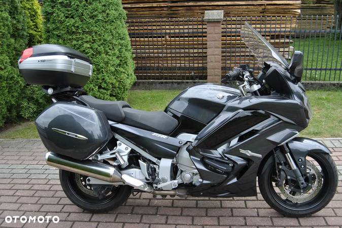 Yamaha FJR - 21