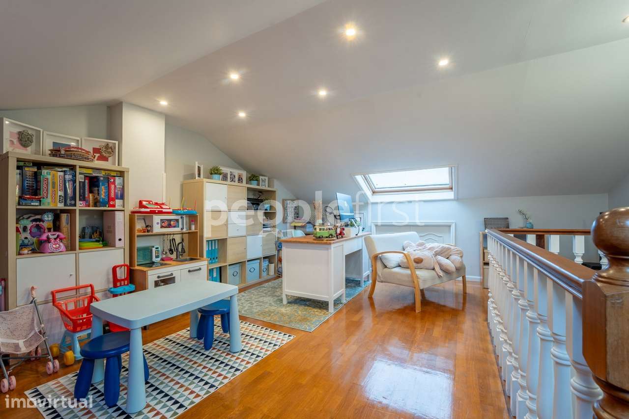 Moradia com garagem no centro da Senhora da Hora-33