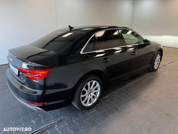 Audi A4 2.0 TDI quattro S tronic Sport - 33