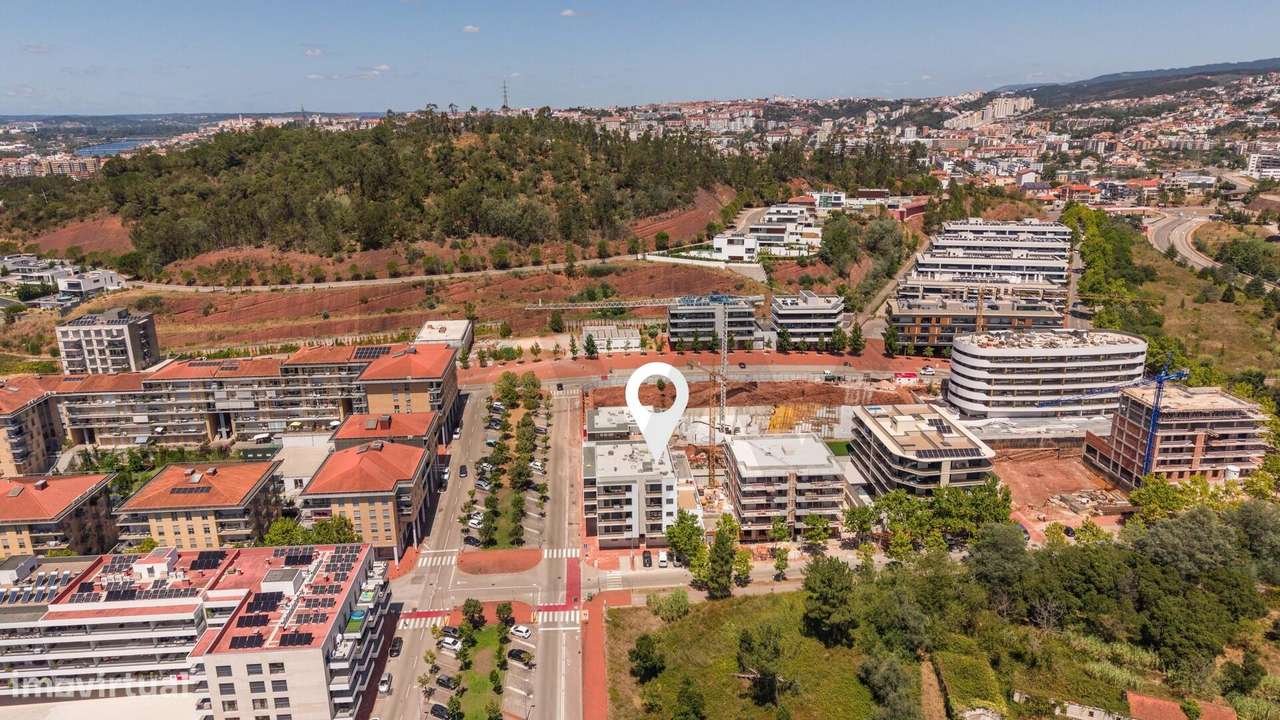Luminoso Apartamento T2 NOVO com Terraço e Garagem Fechada — Quinta de-23