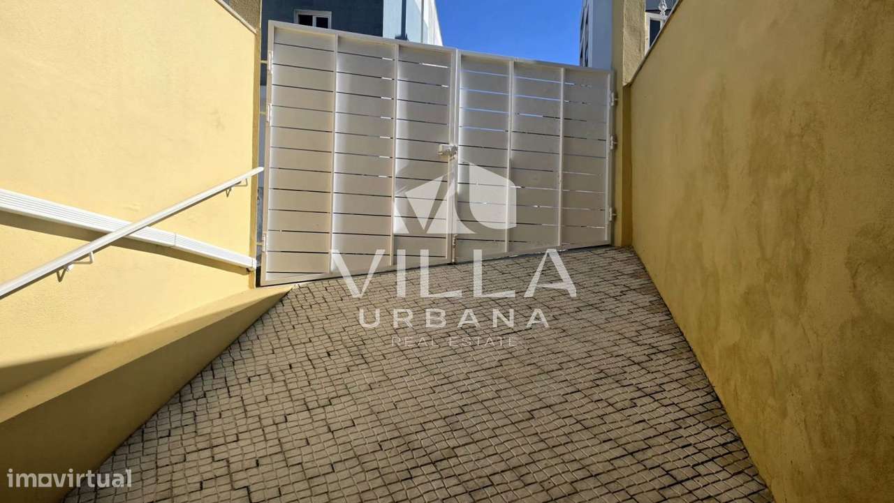 Moradia Isolada T4 com Cave, Sub-cave e Jardim | Charneca da Caparica-41